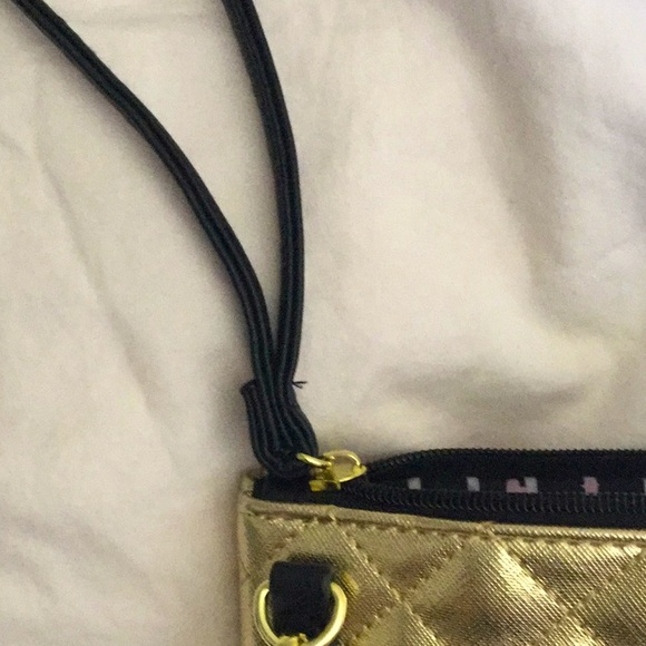 NWOT Betsey Johnson crossbody/wristlet - Picture 7 of 8